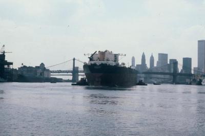 The T.T. Stuyvesant leaving with tugboats